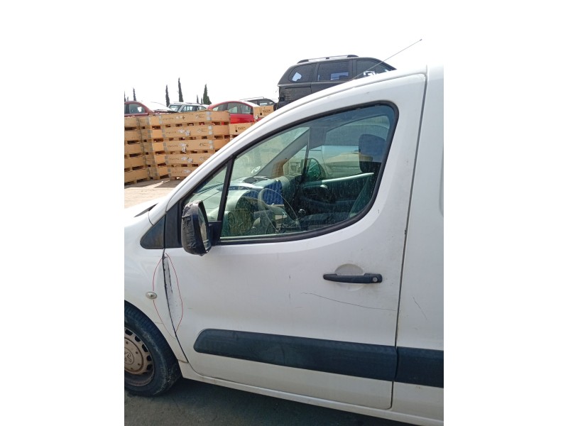 Recambio de puerta delantera izquierda para peugeot partner furgoneta/monovolumen 1.6 hdi referencia OEM IAM 9002Z3  