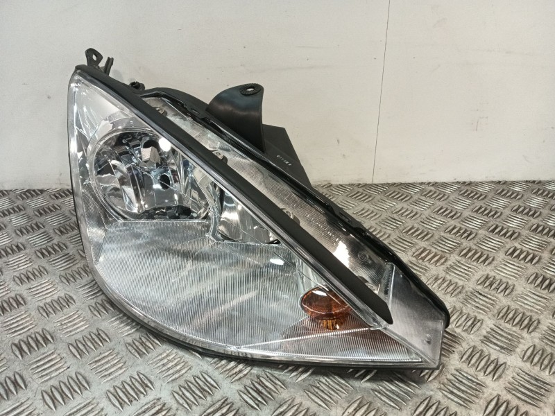 Recambio de faro derecho para ford focus berlina (cak) 1.8 tdci turbodiesel cat referencia OEM IAM 206347B  