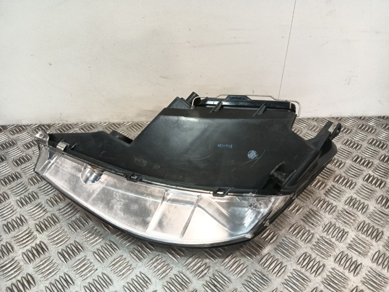 Recambio de faro derecho para ford focus berlina (cak) 1.8 tdci turbodiesel cat referencia OEM IAM 206347B  
