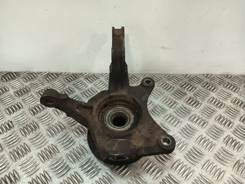 Recambio de mangueta delantera izquierda para dacia duster referencia OEM IAM   