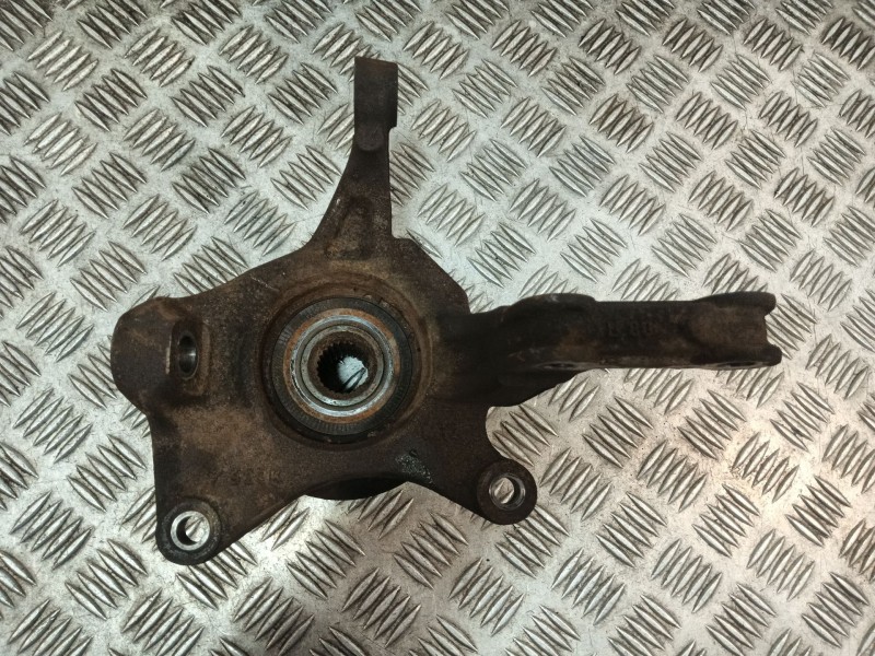 Recambio de mangueta delantera izquierda para dacia duster referencia OEM IAM   