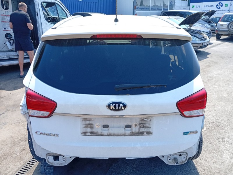 Recambio de porton trasero para kia carens iv 1.7 crdi referencia OEM IAM 73700A4040  