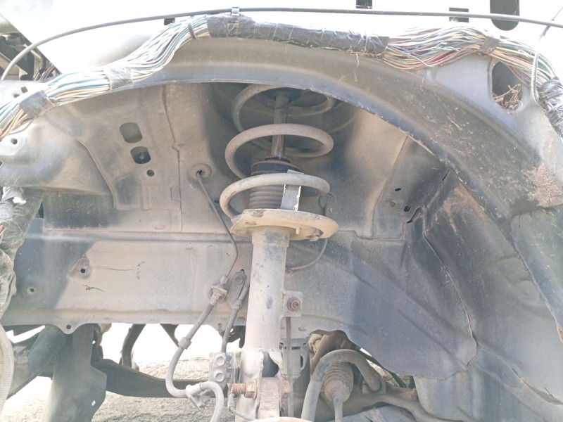 Recambio de amortiguador delantero izquierdo para jeep patriot 2.0 crd cat referencia OEM IAM   