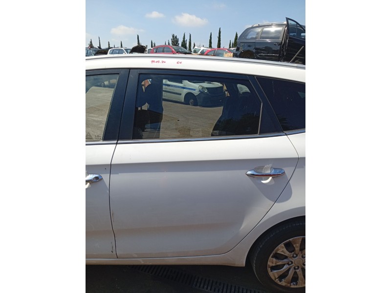 Recambio de puerta trasera izquierda para kia carens iv 1.7 crdi referencia OEM IAM 77003A4000  