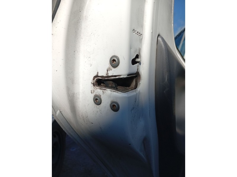Recambio de cerradura puerta trasera izquierda para toyota aygo (_b1_) 1.0 (kgb10_) referencia OEM IAM 693400H011  