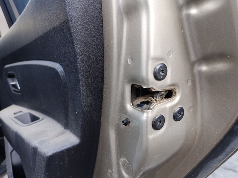 Recambio de cerradura puerta trasera derecha para dacia duster ii referencia OEM IAM 825023654R  