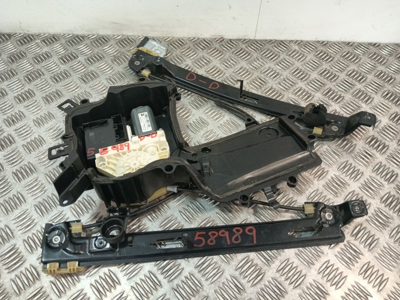 Recambio de elevalunas delantero derecho para seat leon (1p1) referencia OEM IAM 1P0837402AC 3C8959702 