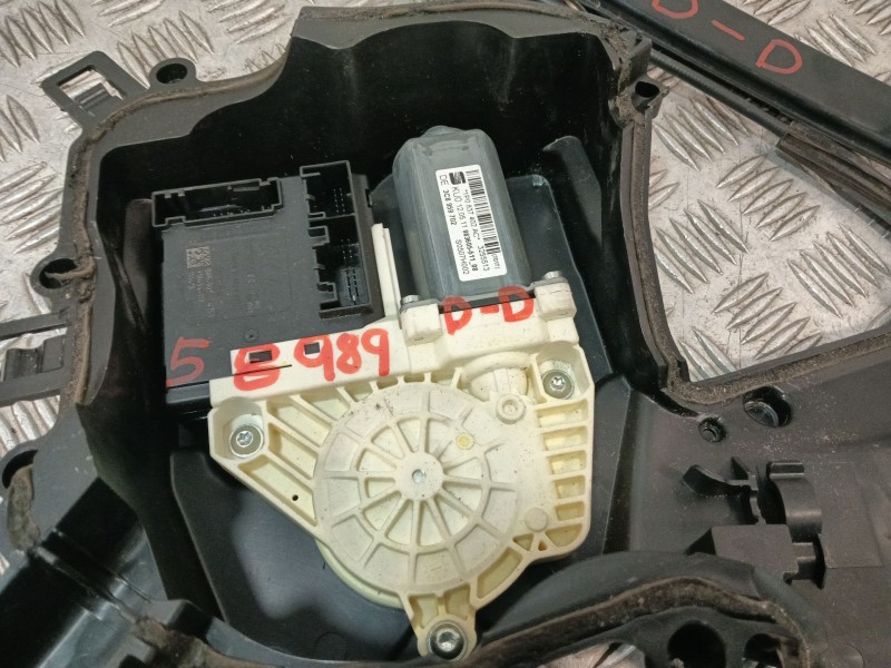 Recambio de elevalunas delantero derecho para seat leon (1p1) referencia OEM IAM 1P0837402AC 3C8959702 