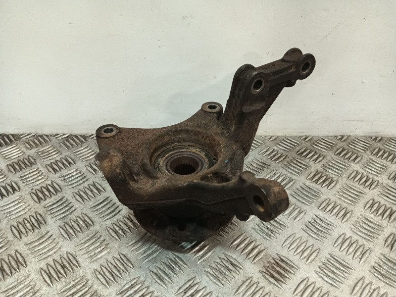 Recambio de mangueta delantera derecha para dacia duster referencia OEM IAM 8200881916  