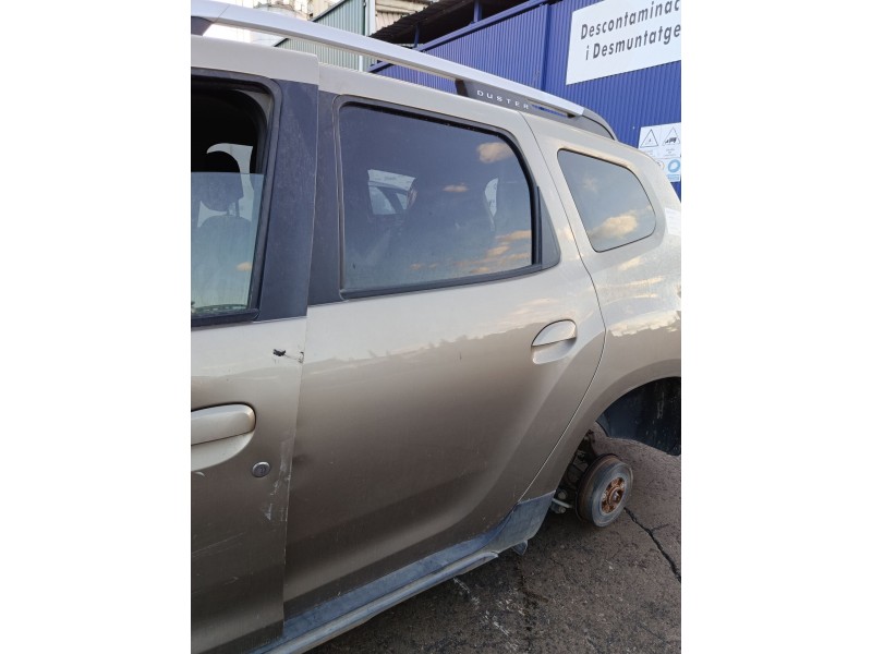 Recambio de puerta trasera izquierda para dacia duster ii referencia OEM IAM 821015014R  