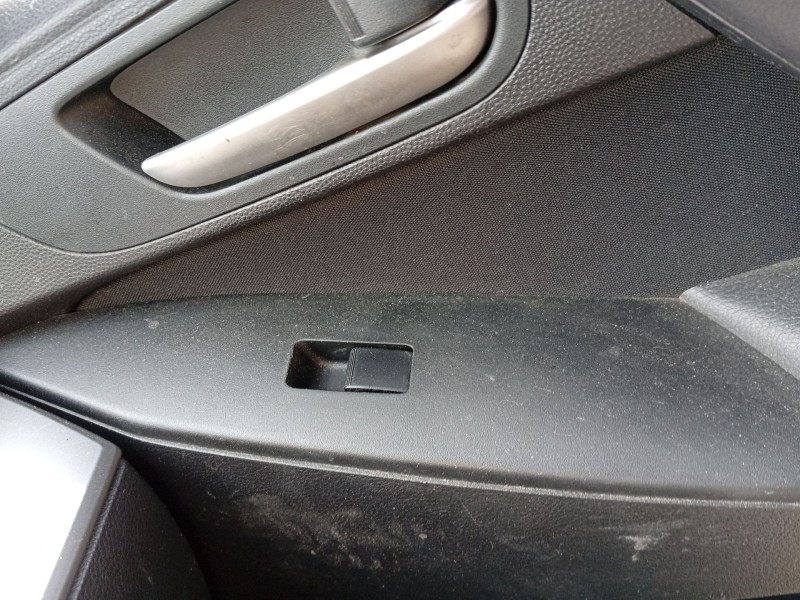 Recambio de mando elevalunas delantero derecho para mazda 3 sedán (bl) 1.6 mzr (bl12) referencia OEM IAM BBM266370  