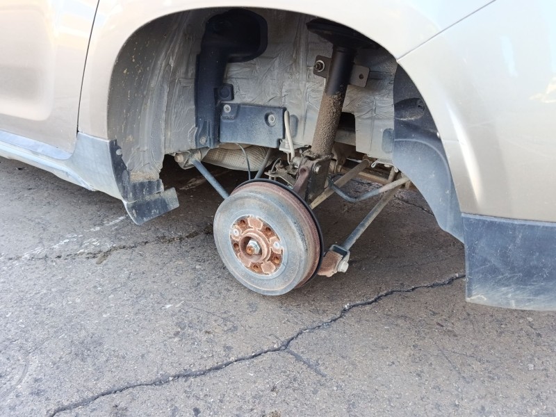 Recambio de mangueta trasera izquierda para dacia duster ii referencia OEM IAM 430194050R  