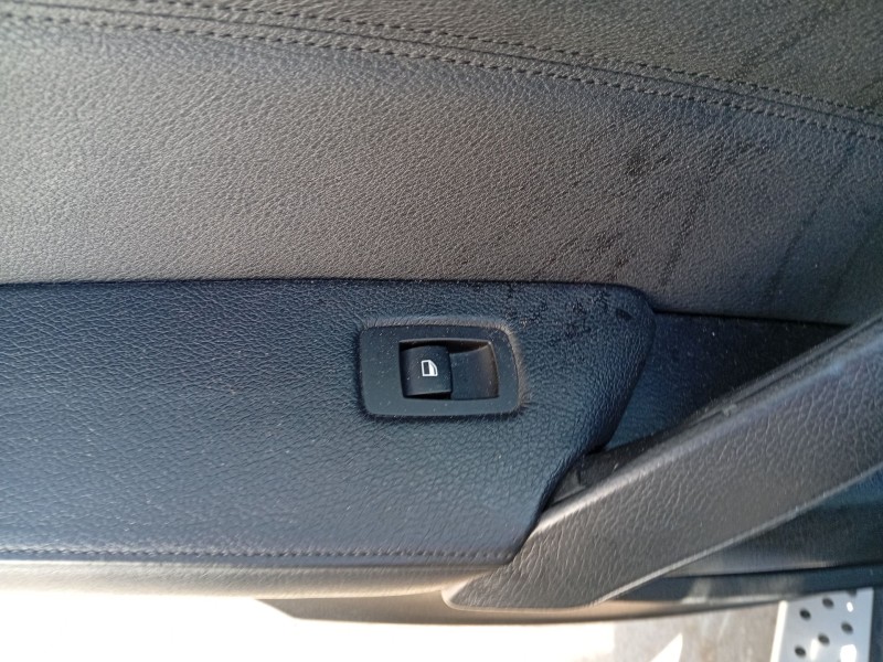 Recambio de mando elevalunas trasero izquierdo para bmw x5 (e70) xdrive 30 d referencia OEM IAM 61316945876  