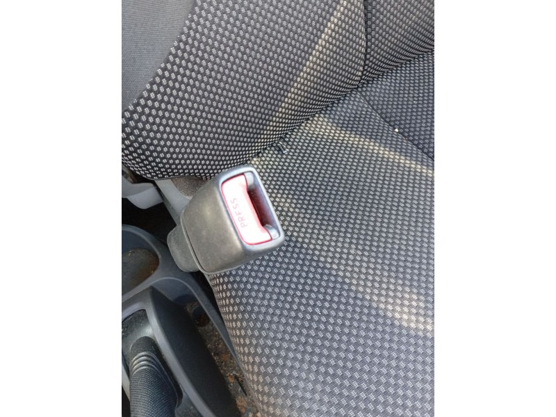 Recambio de enganche cinturon delantero izquierdo para toyota aygo (_b1_) 1.0 (kgb10_) referencia OEM IAM   