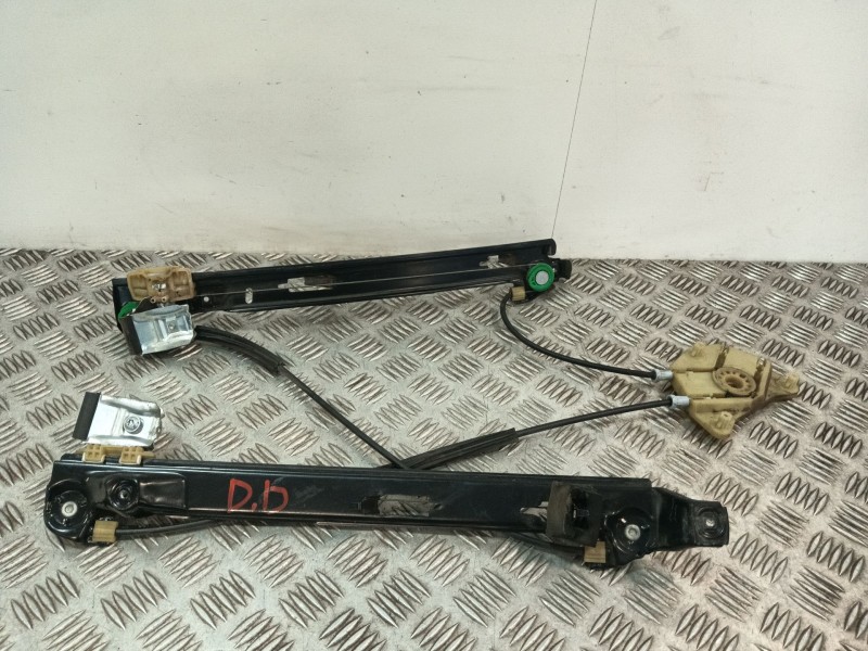 Recambio de elevalunas delantero derecho para seat leon (1p1) referencia OEM IAM 1P0837402D  