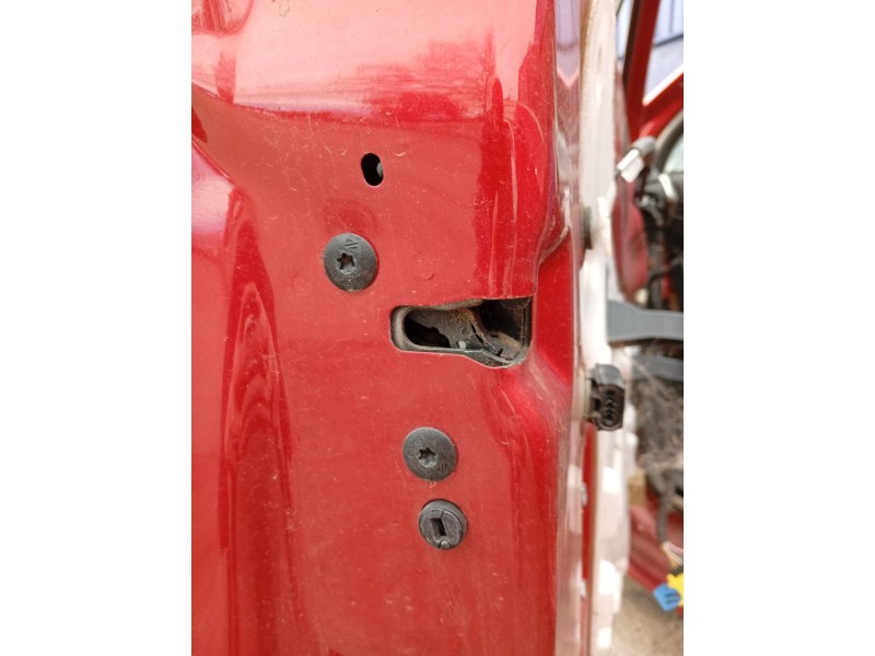 Recambio de cerradura puerta delantera izquierda para peugeot 208 1.2 16v vti referencia OEM IAM 9812500880  