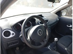 Recambio de salpicadero para renault clio iii (br0/1, cr0/1) 1.5 dci referencia OEM IAM 8200407575  
