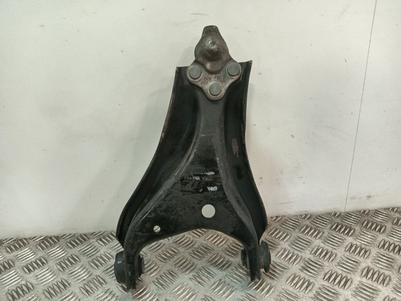 Recambio de brazo suspension inferior delantero derecho para dacia duster referencia OEM IAM   