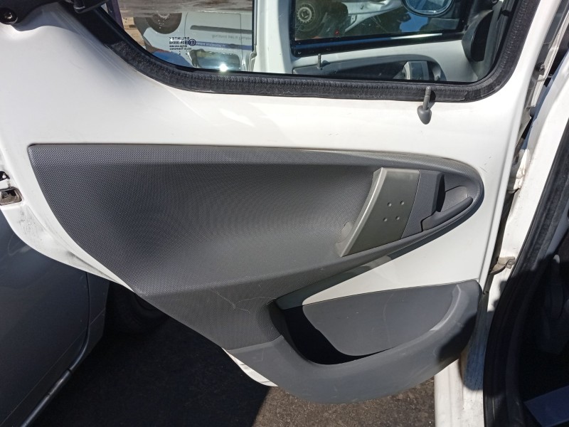 Recambio de guarnecido puerta trasera izquierda para toyota aygo (_b1_) 1.0 (kgb10_) referencia OEM IAM 676400H040B0  