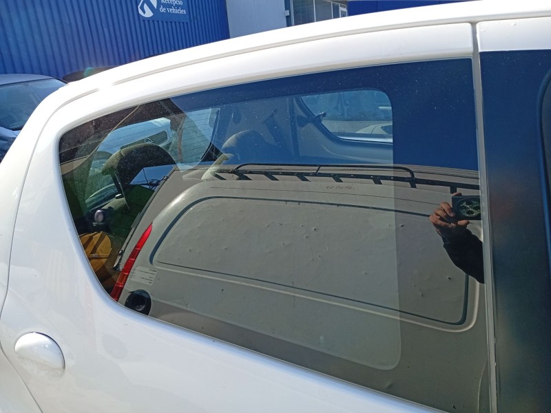 Recambio de luna trasera derecha para toyota aygo (_b1_) 1.0 (kgb10_) referencia OEM IAM 681300H012  
