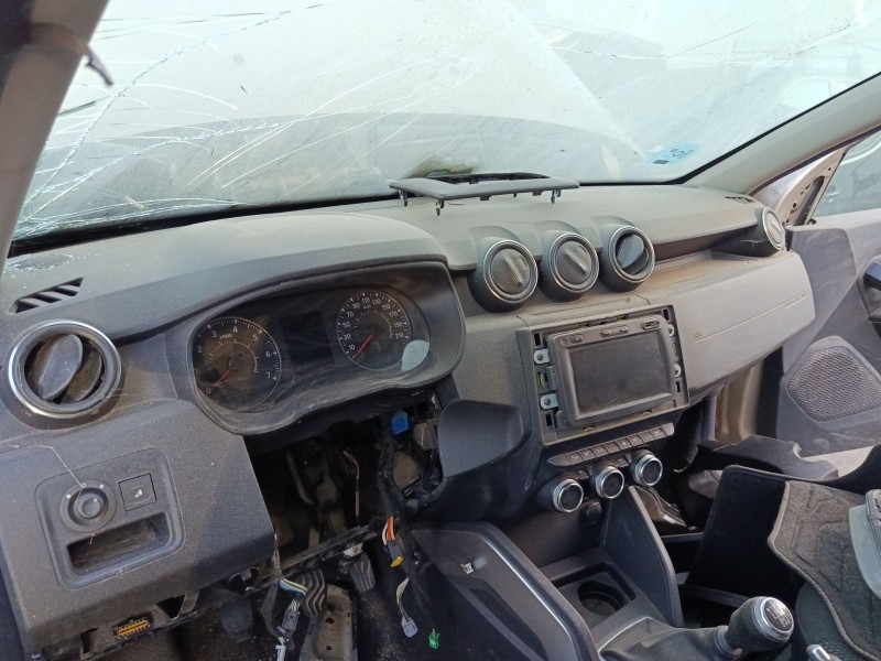 Recambio de salpicadero para dacia duster ii referencia OEM IAM 681000133R  