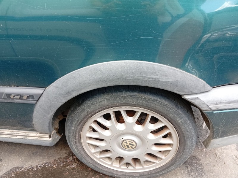 Recambio de aletin trasero izquierdo para volkswagen golf iii (1h1) 1.9 tdi referencia OEM IAM 1H0853817  