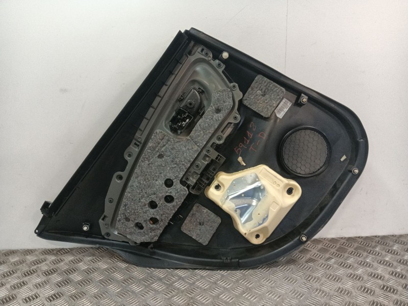 Recambio de guarnecido puerta trasera derecha para toyota yaris (_p13_) 1.5 (nsp131_) referencia OEM IAM 676140D560 676300DE00 