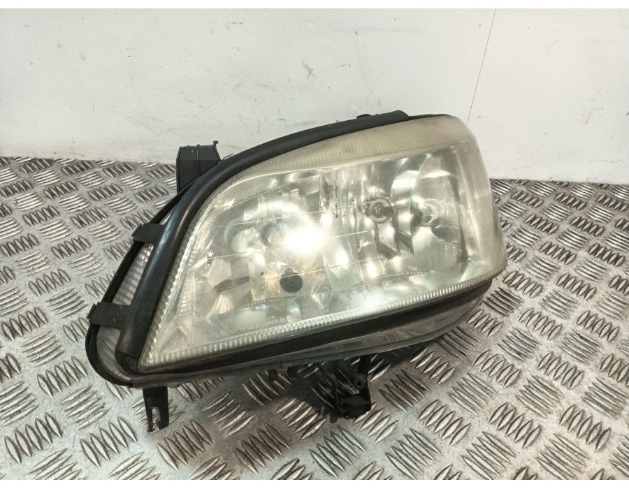Recambio de faro izquierdo para opel zafira a monospace (t98) 2.0 dti 16v (f75) referencia OEM IAM 90582021  