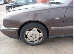 Recambio de aleta delantera izquierda para mercedes-benz clase e (w210) e 280 (210.053) referencia OEM IAM 2108800118  