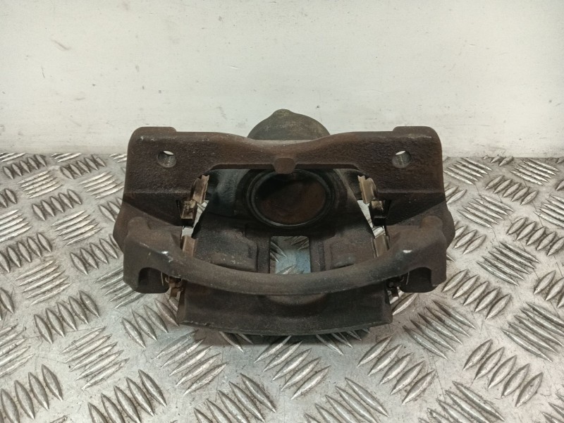 Recambio de pinza freno delantera izquierda para toyota auris (_e15_) 1.6 (zre151_) referencia OEM IAM 4775002341  