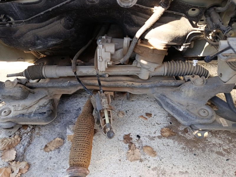 Recambio de puente delantero para citroën c3 referencia OEM IAM 9804208180  