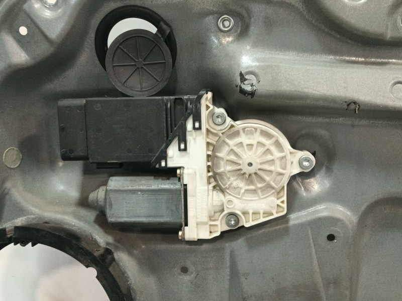Recambio de elevalunas delantero derecho para volkswagen golf iv (1j1) 1.9 tdi referencia OEM IAM 1J3837730AE  