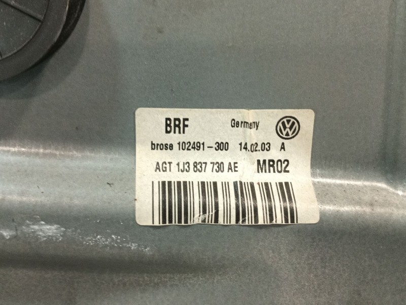 Recambio de elevalunas delantero derecho para volkswagen golf iv (1j1) 1.9 tdi referencia OEM IAM 1J3837730AE  