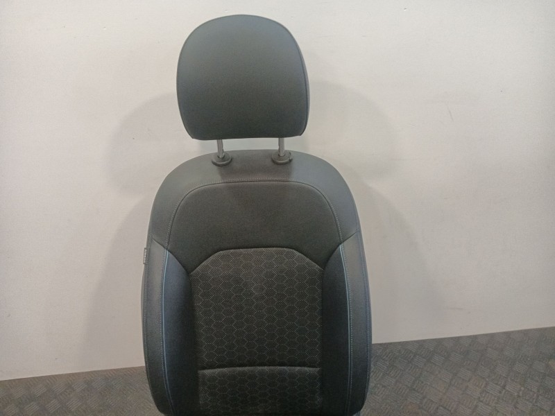 Recambio de asiento delantero derecho para kia xceed (cd) 1.5 t-gdi mhev referencia OEM IAM 34544376  