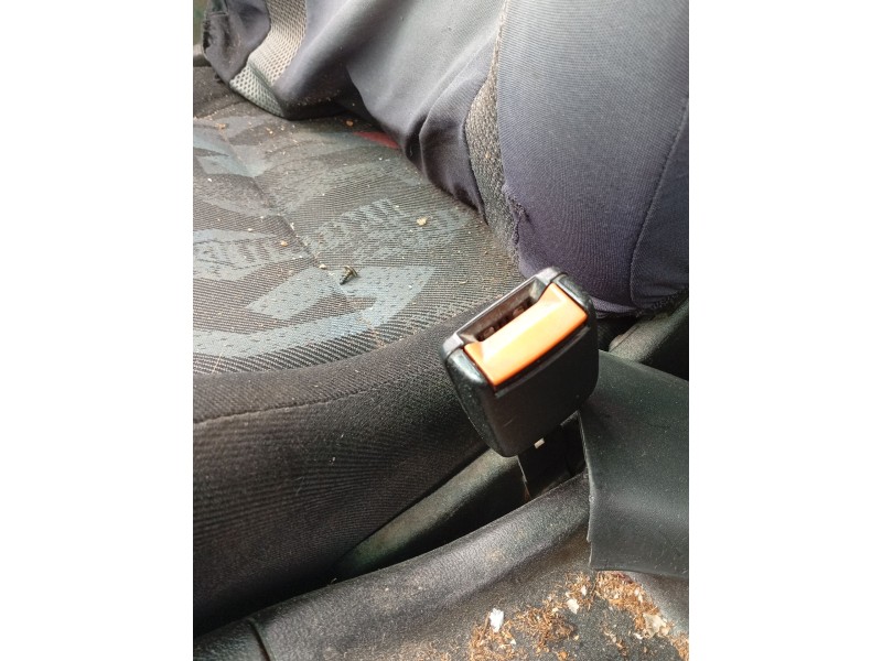Recambio de enganche cinturon delantero derecho para volkswagen golf iii (1h1) 1.9 tdi referencia OEM IAM   