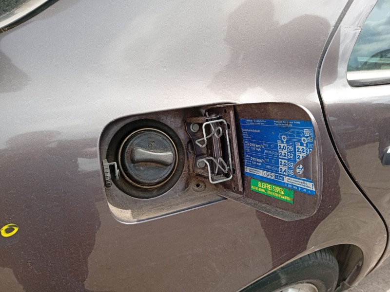 Recambio de deposito combustible para mercedes-benz clase e (w210) e 280 (210.053) referencia OEM IAM 2104705401 2104705501 