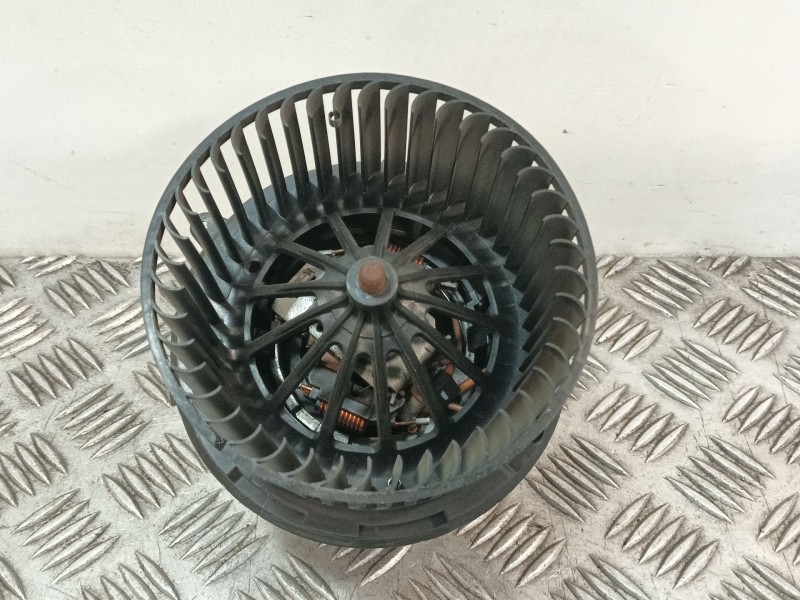 Recambio de motor calefaccion para citroën c4 cactus 1.2 vti 82 referencia OEM IAM T4054001  