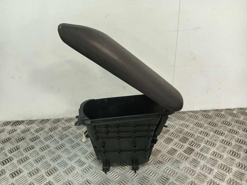 Recambio de apoyabrazos central para toyota c-hr (_x1_) 1.8 hybrid (zyx10_, zyx11_) referencia OEM IAM 58812F4010  