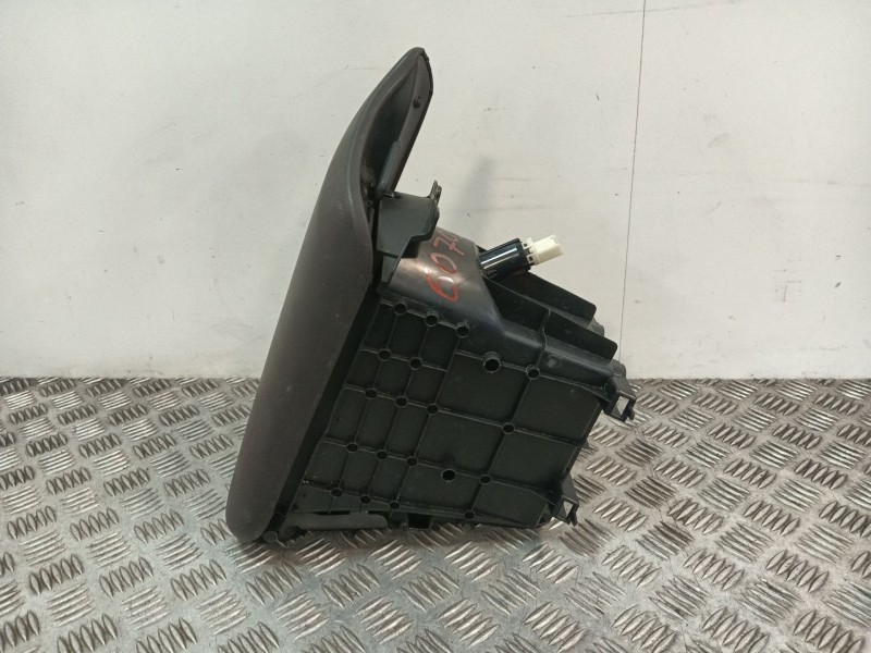 Recambio de apoyabrazos central para toyota c-hr (_x1_) 1.8 hybrid (zyx10_, zyx11_) referencia OEM IAM 58812F4010  