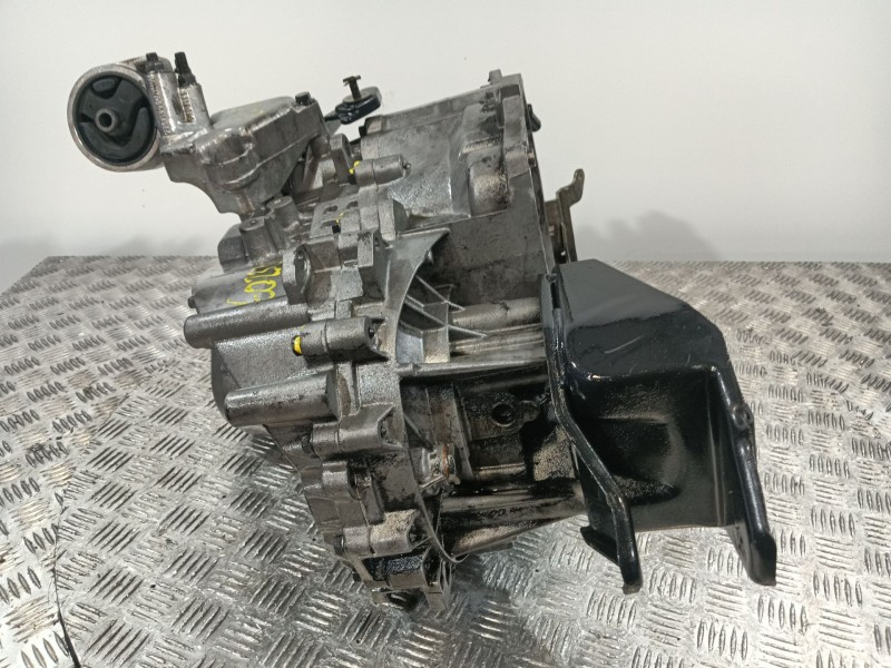 Recambio de caja cambios para volvo v40 station wagon (645) 1.9 di referencia OEM IAM F9Q274  