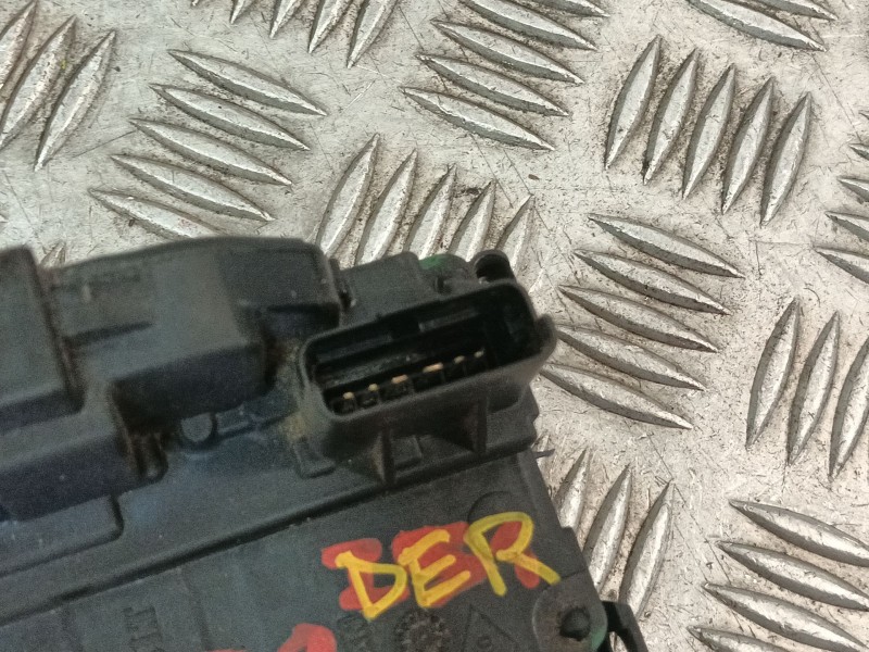 Recambio de cerradura puerta delantera derecha para renault megane iii sport tourer referencia OEM IAM 806060041R  