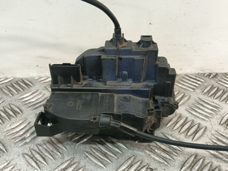 Recambio de cerradura puerta delantera izquierda para renault megane iii sport tourer referencia OEM IAM 806060041r  