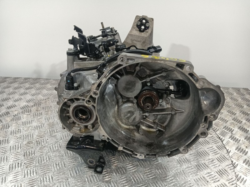Recambio de caja cambios para kia carens iv 1.7 crdi referencia OEM IAM SD63J0  