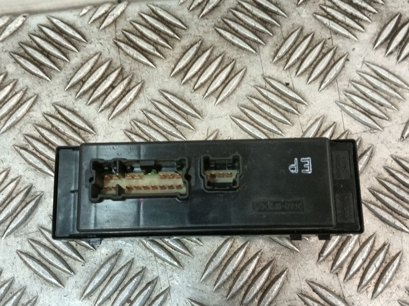 Recambio de mando elevalunas delantero izquierdo para nissan juke (f16_) 1.6 hybrid referencia OEM IAM 254016PA1A  