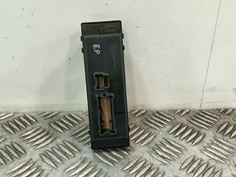 Recambio de mando elevalunas delantero izquierdo para nissan juke (f16_) 1.6 hybrid referencia OEM IAM 254016PA1A  
