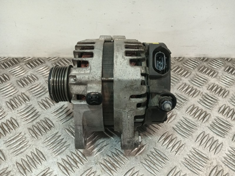 Recambio de alternador para kia carens iv 1.7 crdi referencia OEM IAM 373002A800  