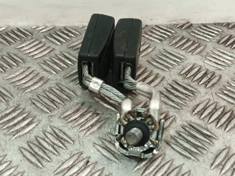 Recambio de enganche cinturon trasero izquierdo para seat leon (1p1) 1.9 tdi referencia OEM IAM 1K0857739H  