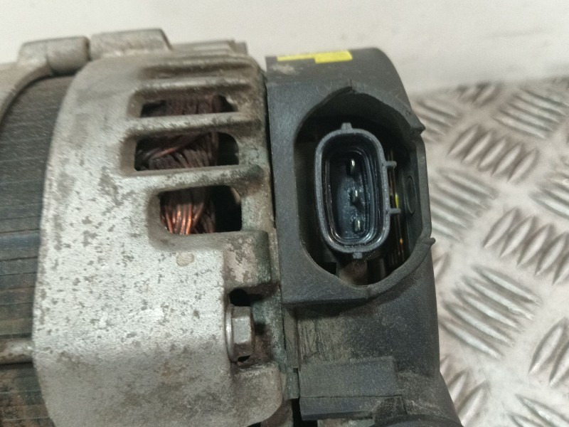 Recambio de alternador para kia carens iv 1.7 crdi referencia OEM IAM 373002A800  