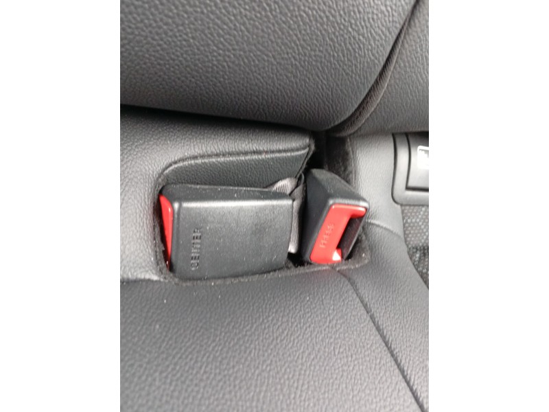 Recambio de enganche cinturon trasero central para kia xceed (cd) 1.5 t-gdi mhev referencia OEM IAM 89830J7000WK  