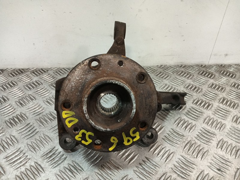 Recambio de mangueta delantera derecha para dacia duster (hs_) 1.5 dci referencia OEM IAM 8200881824  